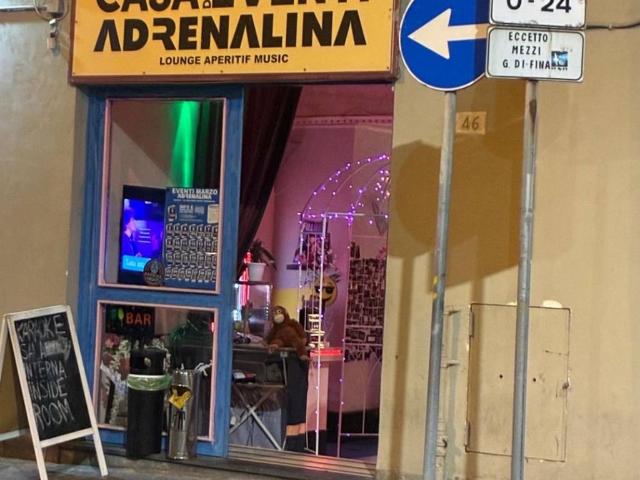 Locale Commerciale in vendita a Municipalità 2, Campania