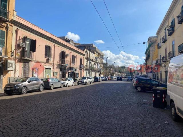 Locale Commerciale in vendita a Municipalità 6, Campania
