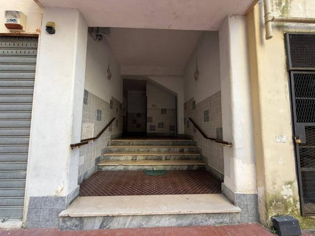 Locale Commerciale in vendita a Municipalità 2, Campania