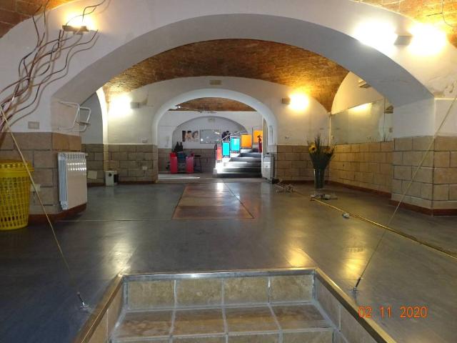 Locale Commerciale in vendita a Municipalità 1, Campania