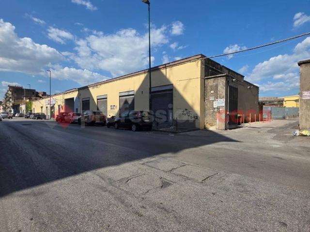 Locale Commerciale in vendita a Municipalità 6, San Giovanni A Teduccio