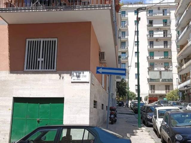 Locale Commerciale in vendita a Municipalità 5, Campania