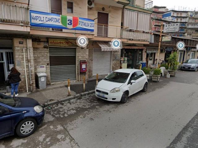 Locale Commerciale in vendita a Municipalità 7, Miano