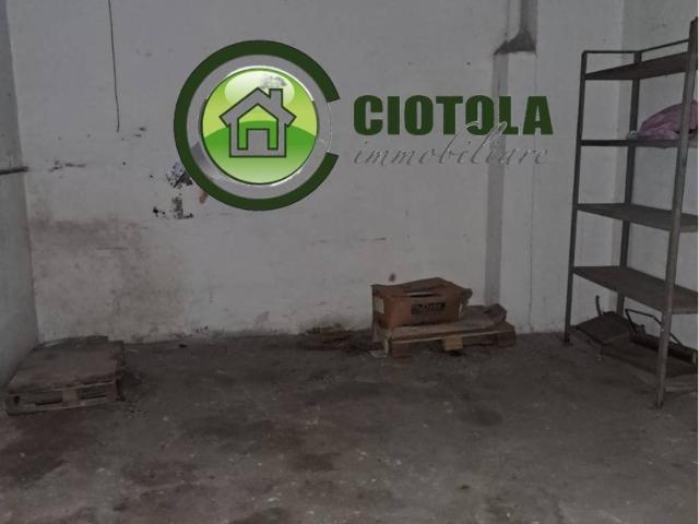 Locale Commerciale in vendita a Camaldoli, Campania