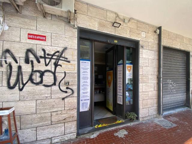 Locale Commerciale in vendita a Municipalità 5, Campania