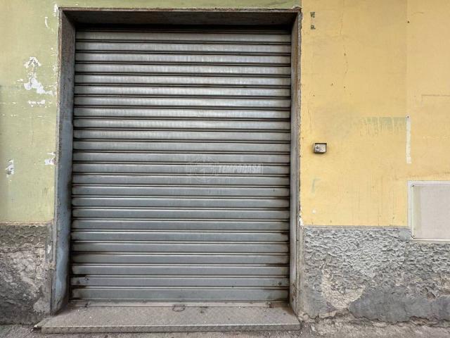 Locale Commerciale in vendita a Municipalità 10, Campania