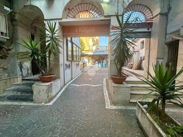 Locale Commerciale in vendita a Municipalità 7, Miano