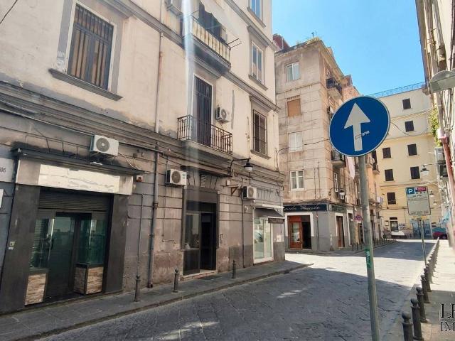 Locale Commerciale in vendita a Municipalità 2, Campania