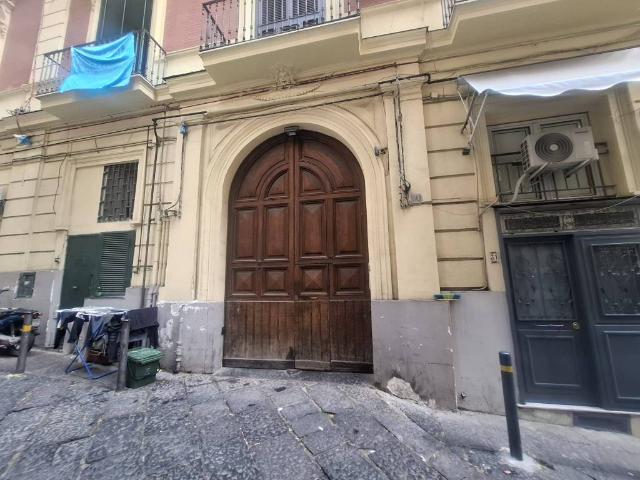 Locale Commerciale in vendita a Municipalità 2, Campania