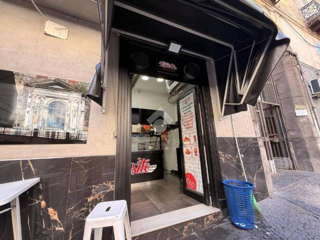 Locale Commerciale in vendita a Municipalità 2, Campania
