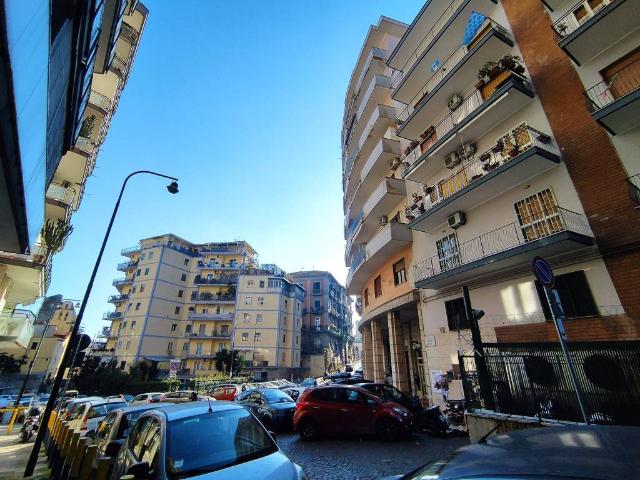 Locale Commerciale in vendita a Municipalità 5, Campania