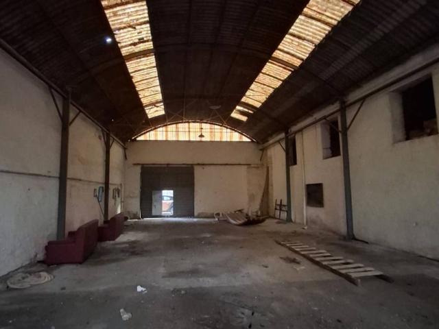 Locale Commerciale in vendita a Municipalità 6, Campania