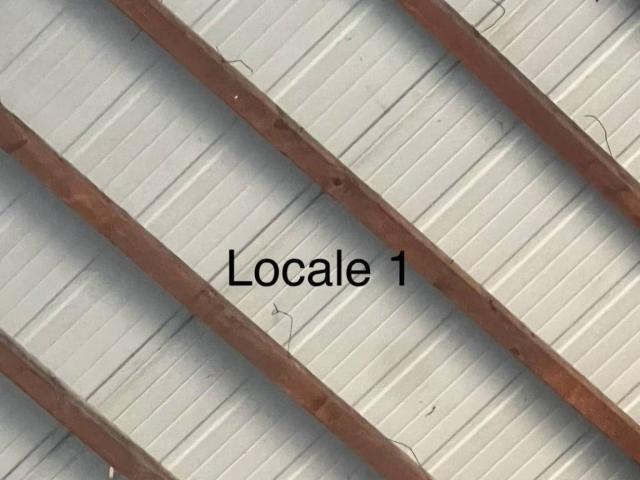 Locale Commerciale in vendita a Municipalità 6, Campania