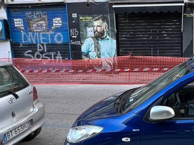 Locale Commerciale in vendita a Municipalità 10, Campania