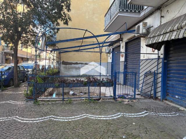 Locale Commerciale in vendita a Municipalità 6, Campania