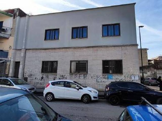 Locale Commerciale in vendita a Municipalità 7, Campania