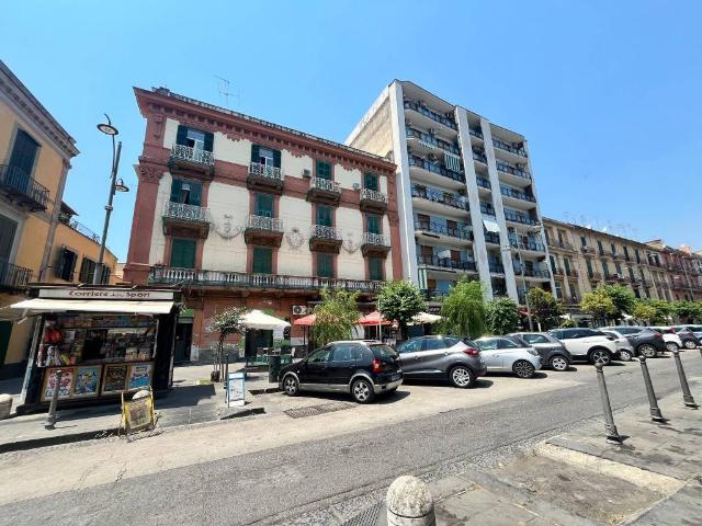 Locale Commerciale in vendita a Municipalità 6, Campania