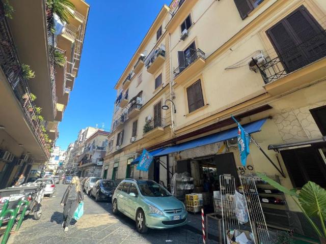 Locale Commerciale in vendita a Municipalità 4, Borgo Sant'antonio Abate