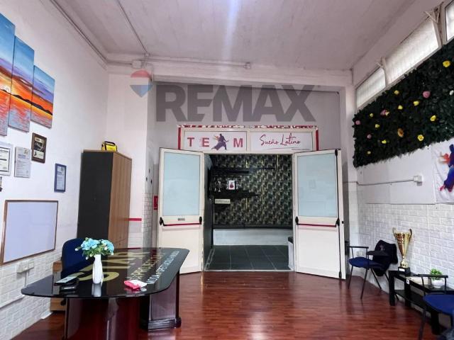 Locale Commerciale in vendita a Camaldoli, Campania