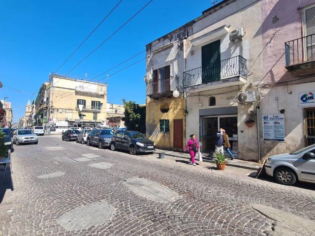 Locale Commerciale in vendita a Municipalità 6, San Giovanni A Teduccio