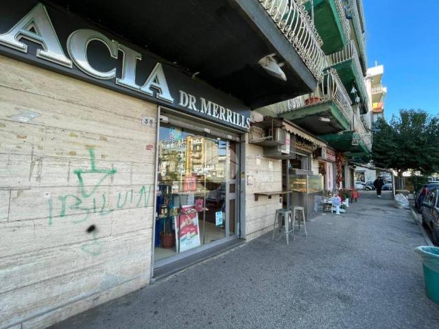 Locale Commerciale in vendita a Astroni, Napola