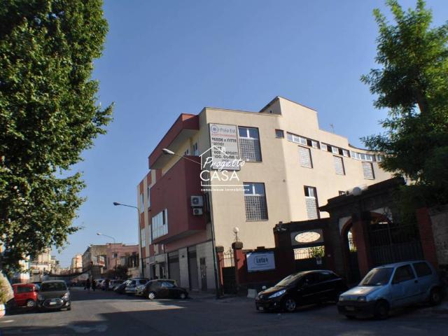 Locale Commerciale in vendita a Municipalità 6, San Giovanni A Teduccio