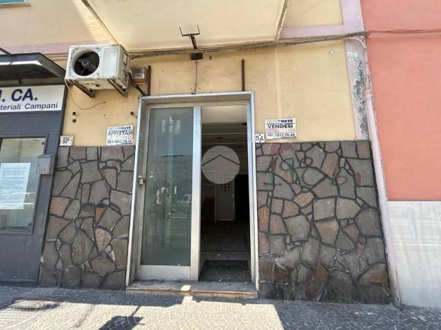 Locale Commerciale in vendita a Municipalità 4, Campania
