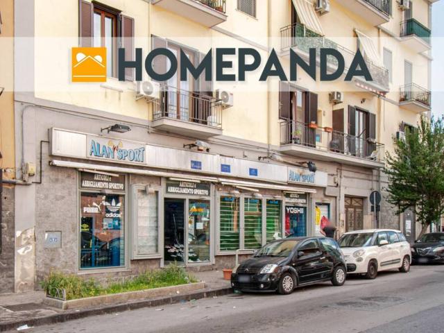 Locale Commerciale in vendita a Capodimonte, Napoli