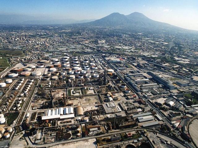 Locale Commerciale in vendita a Botteghelle, Campania