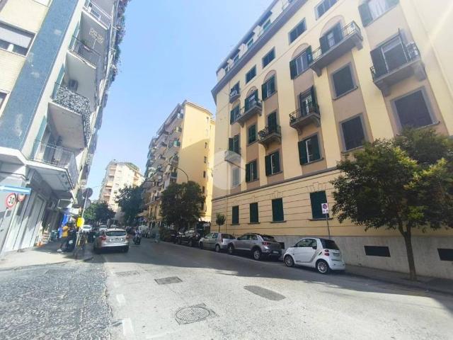 Locale Commerciale in vendita a Municipalità 5, Campania