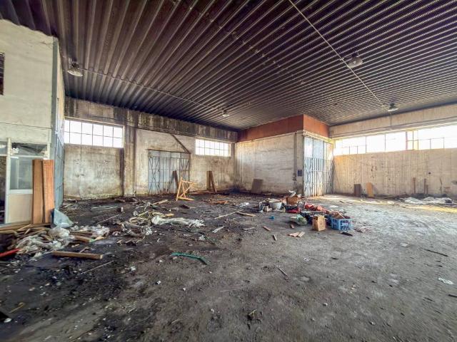 Locale Commerciale in vendita a Municipalità 6, San Giovanni A Teduccio
