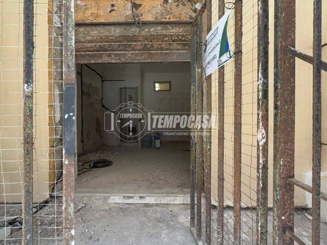 Locale Commerciale in vendita a Municipalità 10, Campania