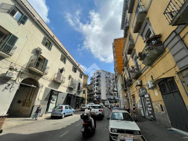 Locale Commerciale in vendita a Municipalità 5, Campania