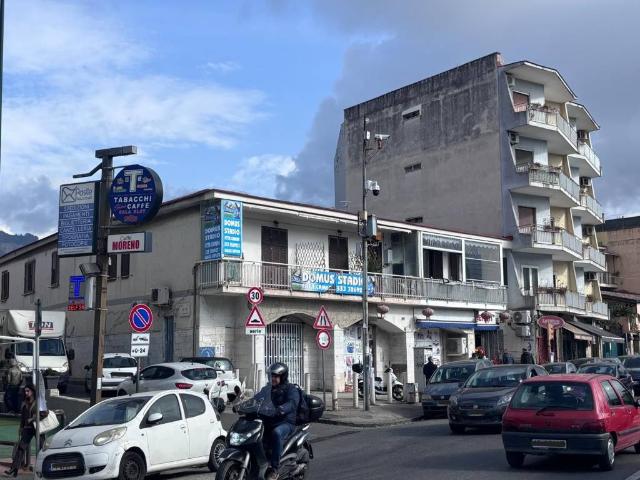 Locale Commerciale in vendita a Municipalità 10, Campania