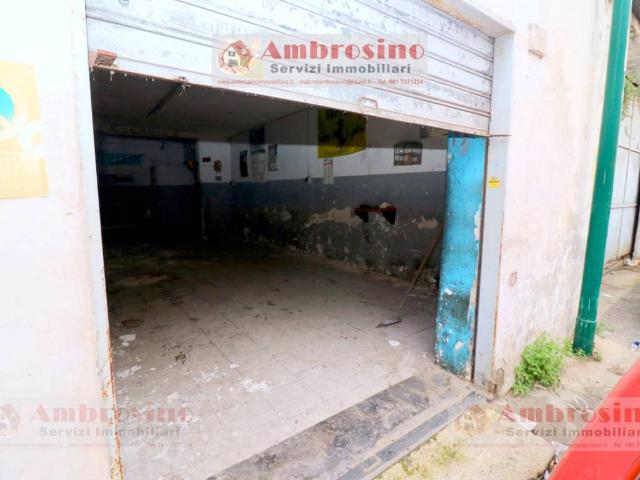 Locale Commerciale in vendita a Municipalità 7, Miano