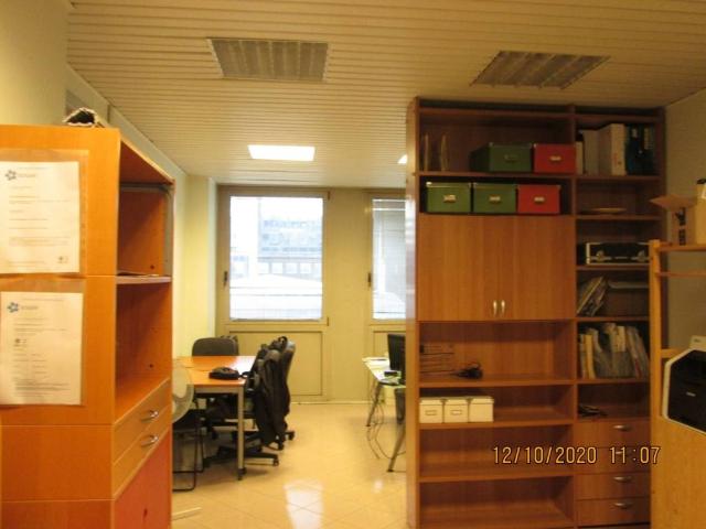 Locale Commerciale in vendita a Municipalità 4, Campania