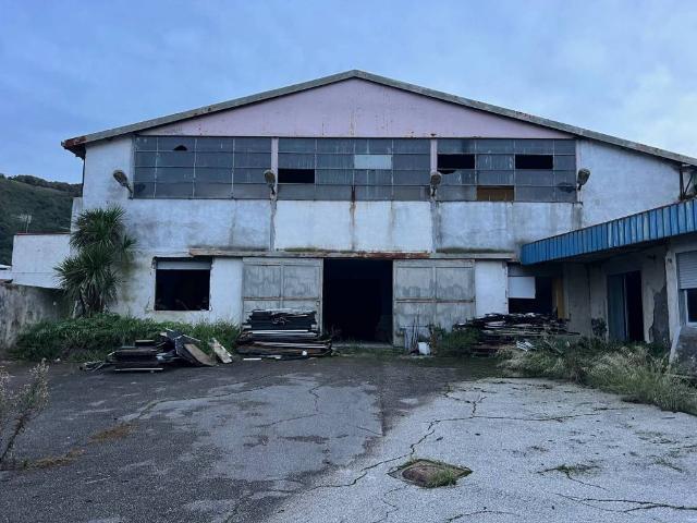 Locale Commerciale in vendita a Municipalità 10, Campania