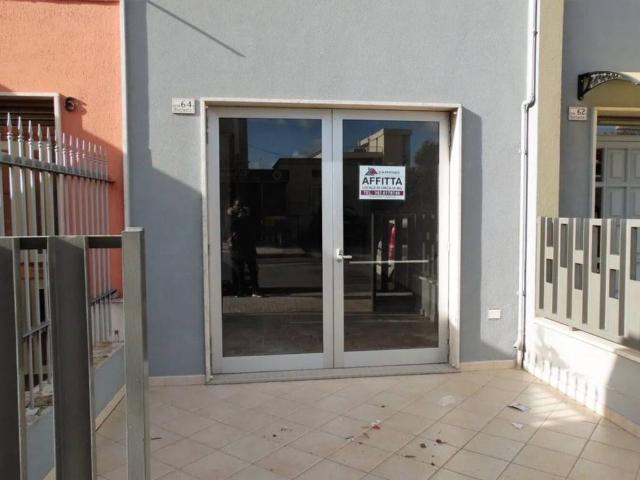 Locale Commerciale in vendita a Puglia, Lecce