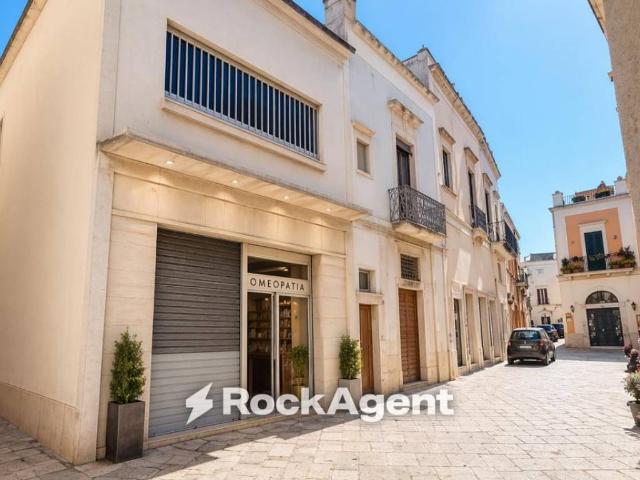 Locale Commerciale in vendita a Puglia, Lecce