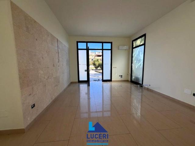Locale Commerciale in vendita a Puglia, Lecce