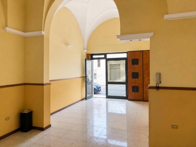 Locale Commerciale in vendita a Nardò, Lecce