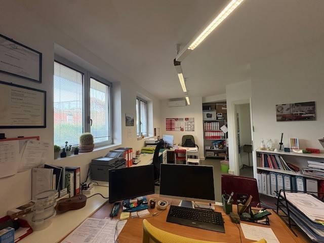Locale Commerciale in vendita a Narni, Umbria