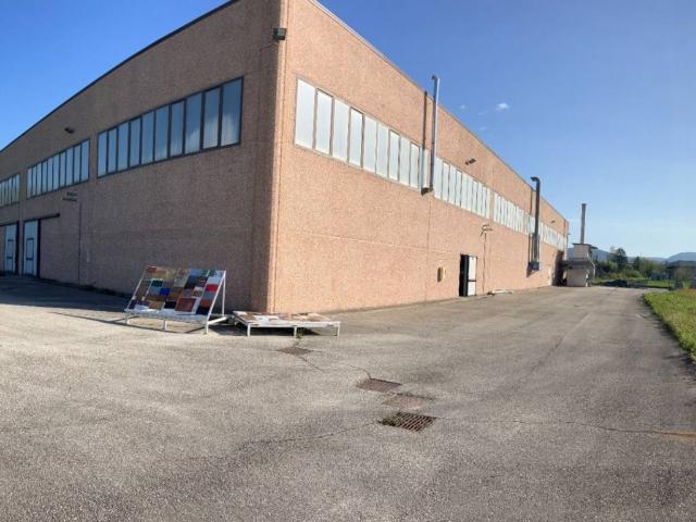 Locale Commerciale in vendita a Narni, Umbria