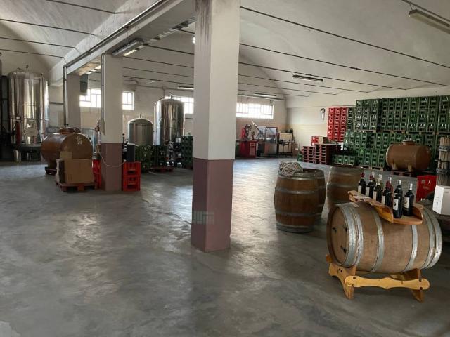 Locale Commerciale in vendita a Piemonte, Cuneo