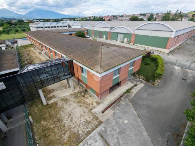 Locale Commerciale in vendita a Unione dei Comuni della Val Vibrata, Nereto