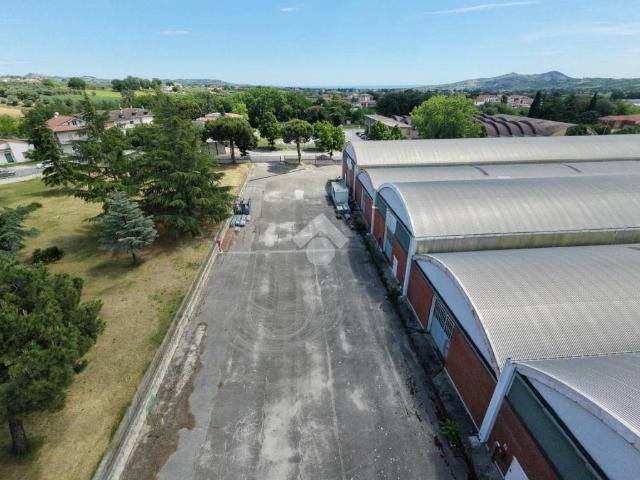 Locale Commerciale in vendita a Unione dei Comuni della Val Vibrata, Nereto
