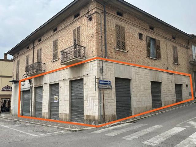 Locale Commerciale in vendita a Unione dei Comuni della Val Vibrata, Nereto