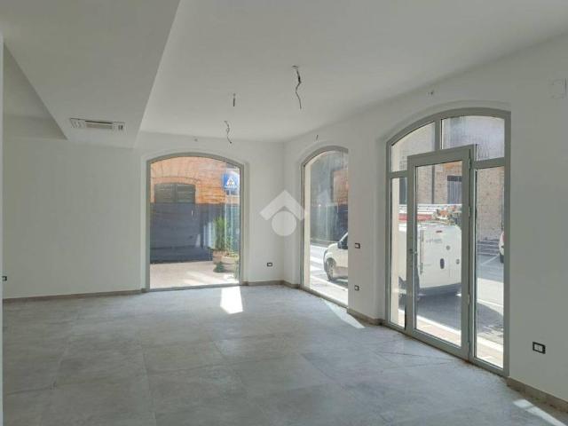 Locale Commerciale in vendita a Unione dei Comuni della Val Vibrata, Nereto