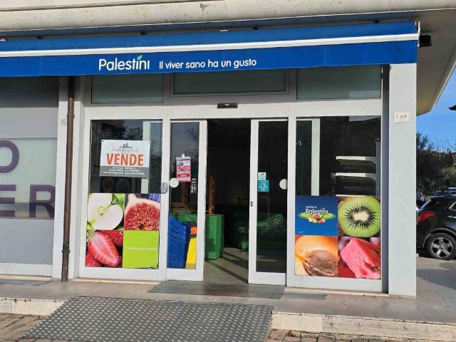 Locale Commerciale in vendita a Unione dei Comuni della Val Vibrata, Nereto