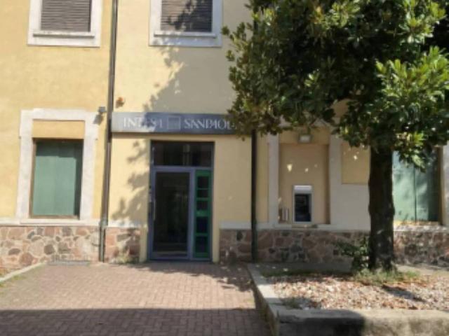 Locale Commerciale in vendita a Nerviano, Lombardia